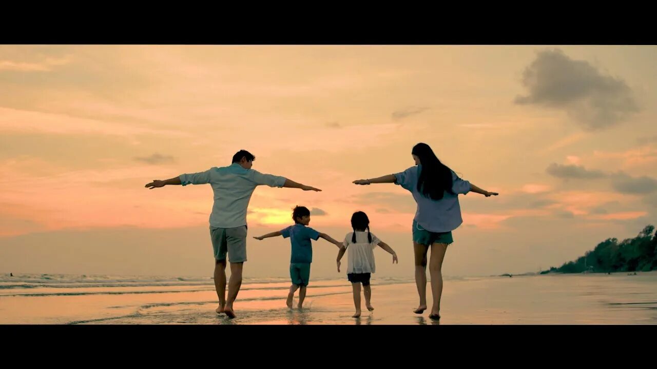 Свобода семья. Семейная Свобода. Фридом Фэмили. Family Beach Sunset.