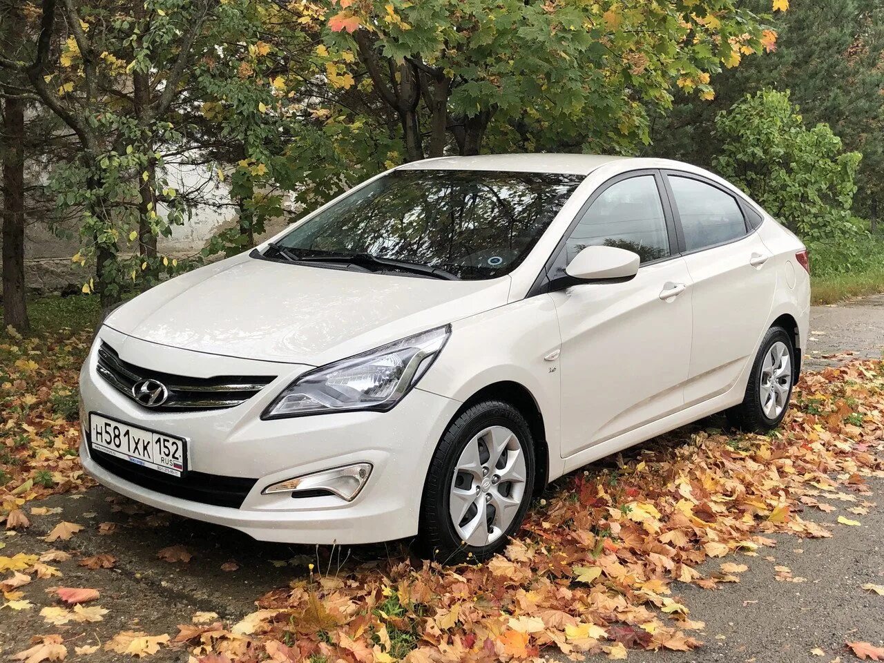 Солярис машина фото. Hyundai Solaris 2015. Hyundai Solaris 2015 седан. Hyundai Solaris 2014. Hyundai Solaris 2014 седан.