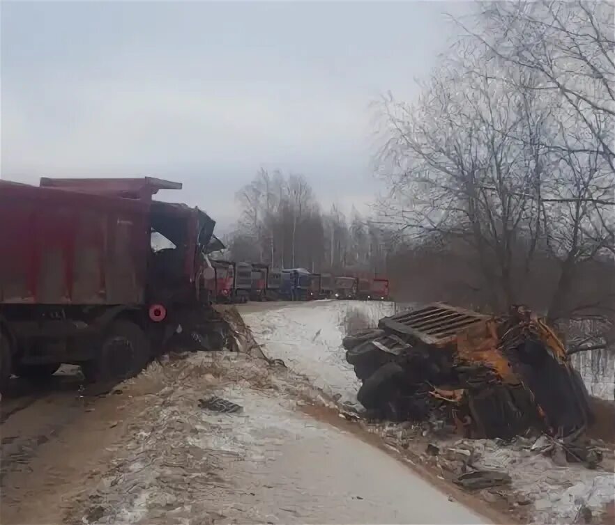 Чп в усть луге. Авария усть луга кингисепп сегодня. дтп на трассе усть луга кингисепп.