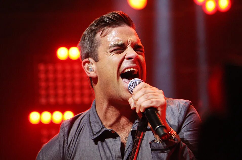 Робби Уильямс. Робби Уильямс 2000 год. Rock DJ Robbie Williams. Робби уильямс фил