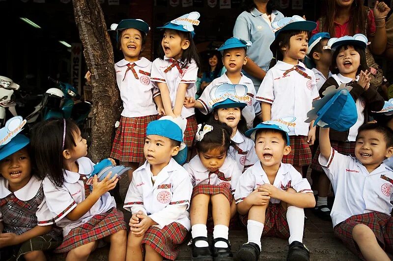 Школа тайцы. Школы в Тайланде. Тайланд дошкольное образование. Система образования в Таиланде Дошкольная. Таиланд школьники.