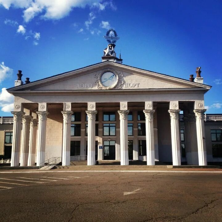 Международный аэропорт чита ка. Аэропорт чита забайкальский край. Здание аэропорта чита. Аэропорт чита забайкальский край. Кадала кадала г чита.