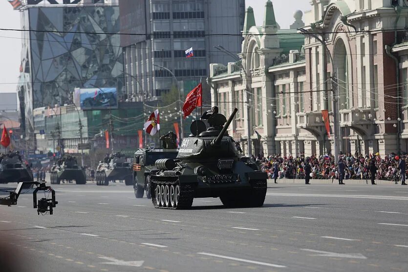 Площадь ленина новосибирск парад. Площадь ленина новосибирск парад. 9 мая новосибирск 2023. 9 мая 2023 новосибирск. Парад победы.