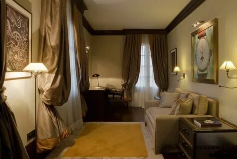 L hotel