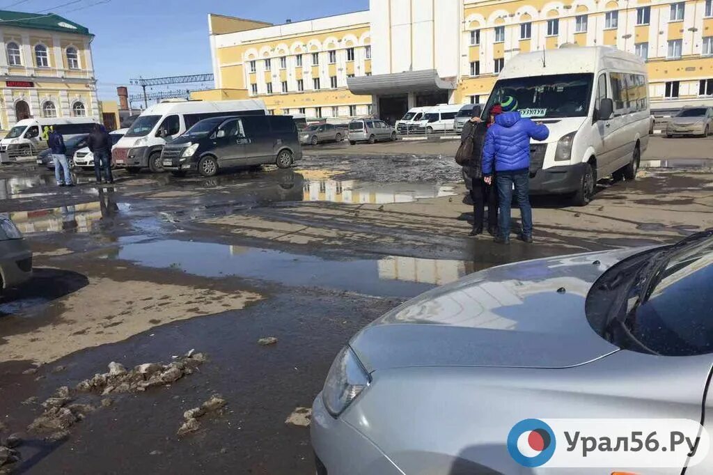 Что произошло в оренбурге сегодня. Привокзальная площадь 1а Оренбург. Вокзальная площадь Оренбурга. Оренбург Привокзальная площадь фото. Привокзальная площадь 16 Оренбург.