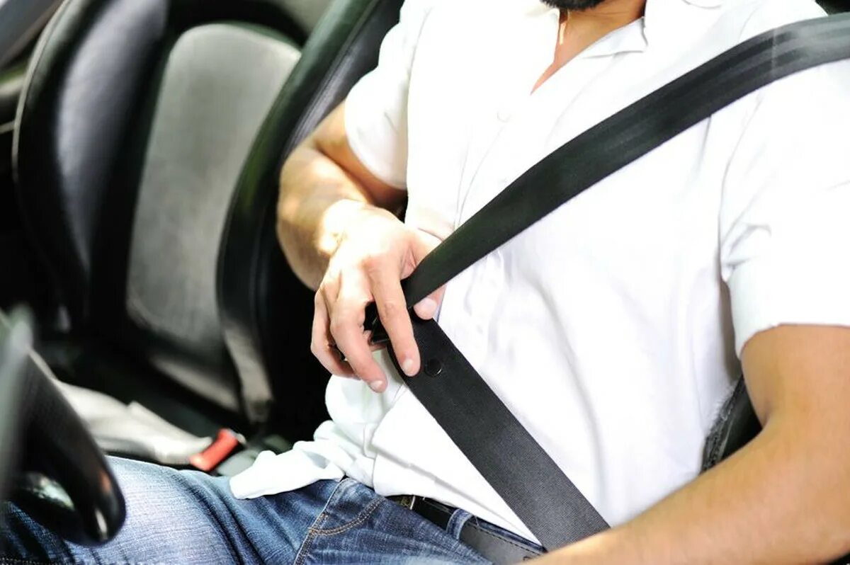 Спасает ли ремень. Спасает ли ремень. Пристегивать ремень безопасности. Пристегивать ремень безопасности. Ремень безопасности.