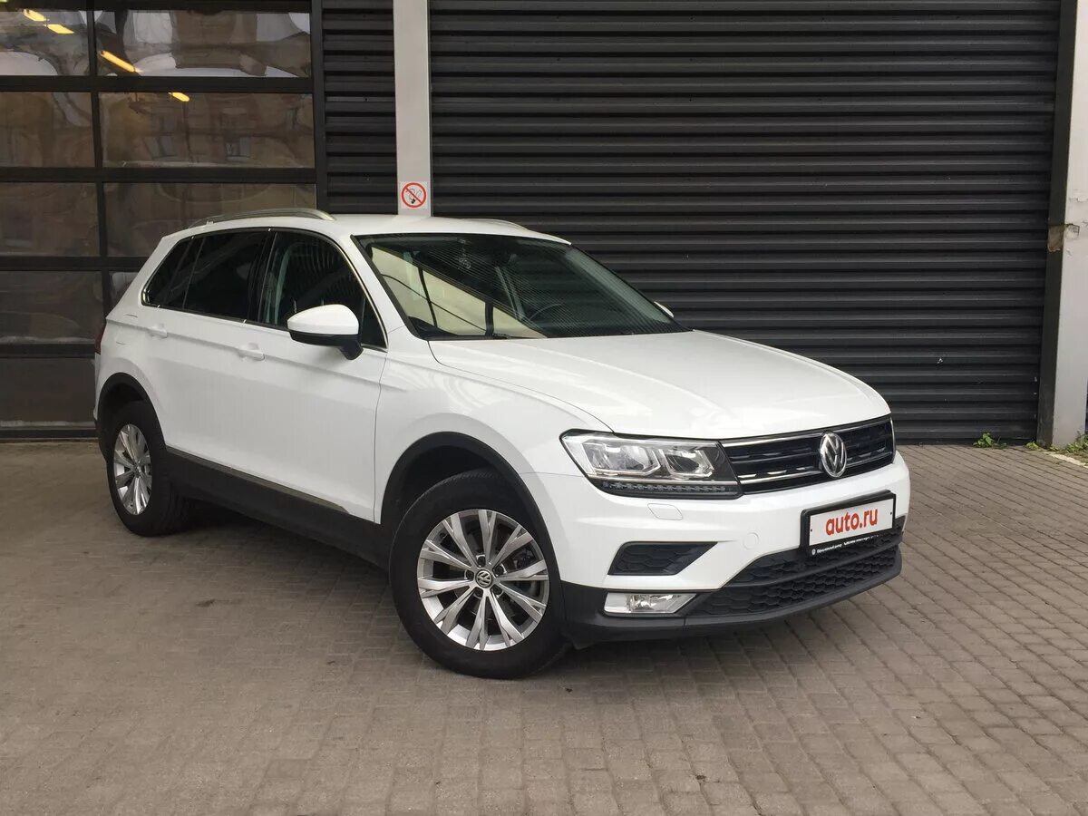 Volkswagen tiguan 2.0 at. Фольксваген Тигуан 2. Volkswagen Tiguan 2017 белый. Тигуан 2 литра. Фольксваген Тигуан дизель 2.0.