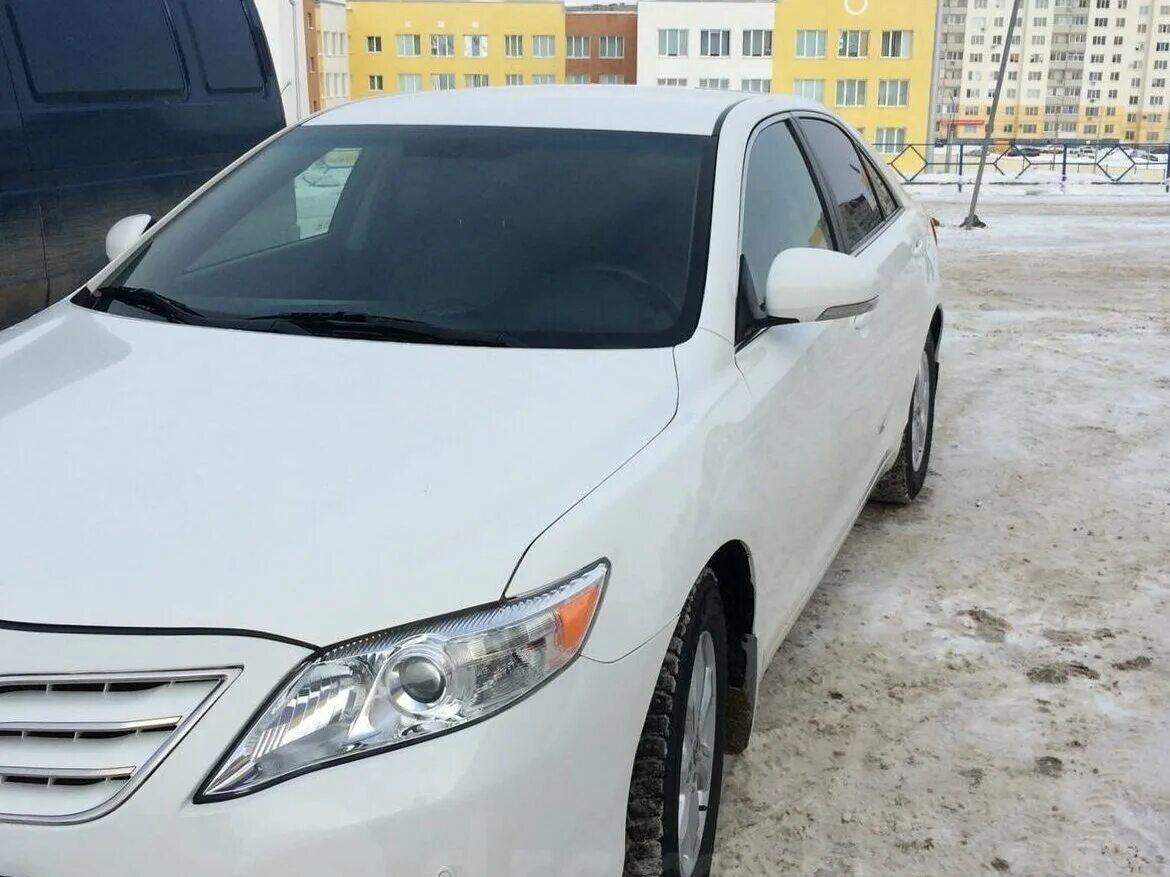 Toyota Camry vi xv40 Рестайлинг White. Тойота Камри белая Саратов. В Березовском автосалоне имеются ли авто Камри с пробегом. Продажа авто в Крыму Тойота Камри ви. Купить камри с пробегом частные