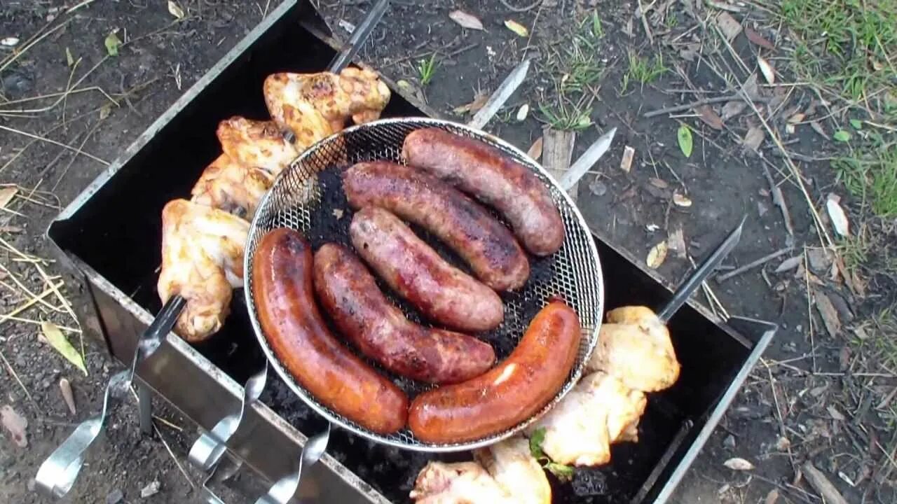 Купаты на костре сколько. Купаты. шашлык и купаты. гриль на природе.