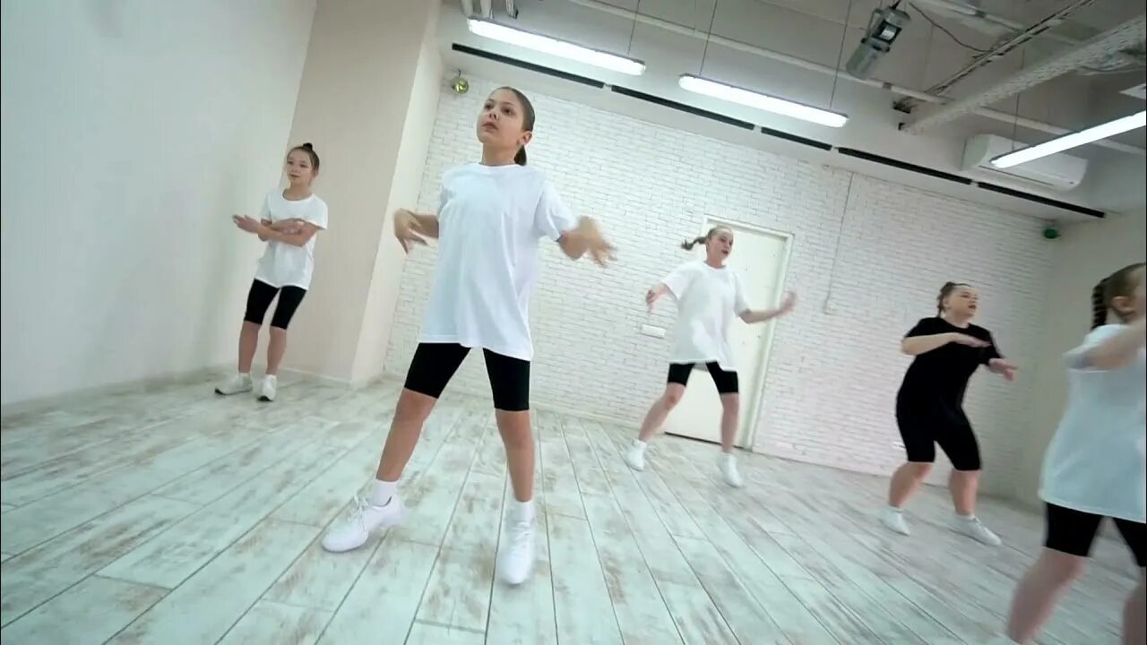 Москва танцуй екб танцуй текст. Академия танца 2 Dance. 2dance Екатеринбург. 2 Дэнс Екатеринбург.
