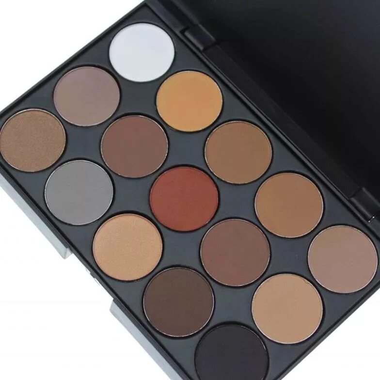 Eye shadow matte