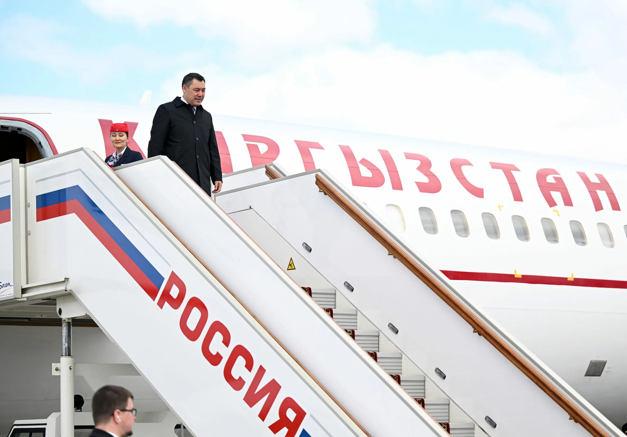 Самолет омского авангарда. Си цзиньпин визит в москву 2023. Кто прилетел в москву. Кто прилетел в москву. Руководители украины прилетели в москву.