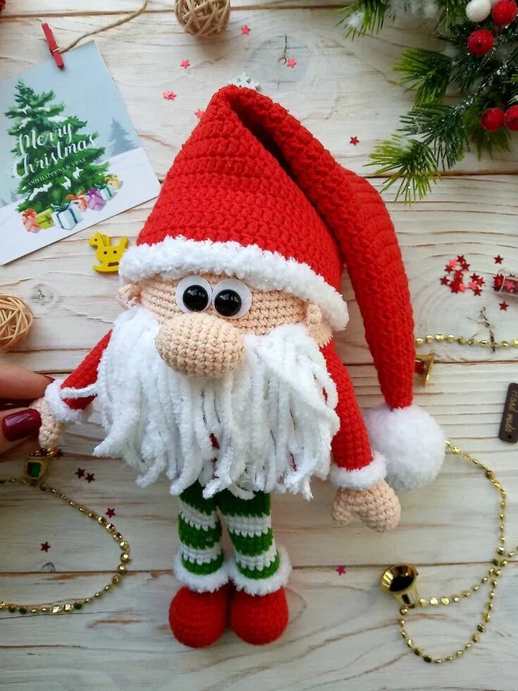 Дед мороз крючком. Скандинавский гном амигуруми. amigurumi дед мороз. вязаный дед мороз.