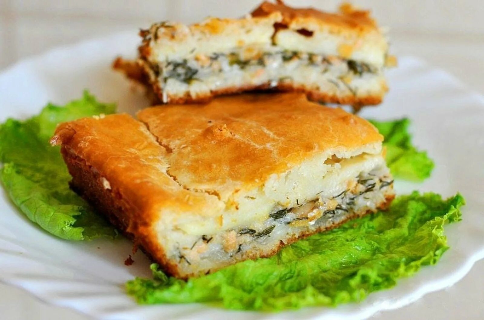 Рецепт картошки с сайрой в духовке. Пирог с сайрой консервированной. заливной пирог с консервой. самарский луково-рыбный пирог. рыбный пирог с сайрой.