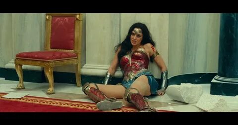 Gal Gadot in Чудо-женщина: 1984 (2020). gallery. 