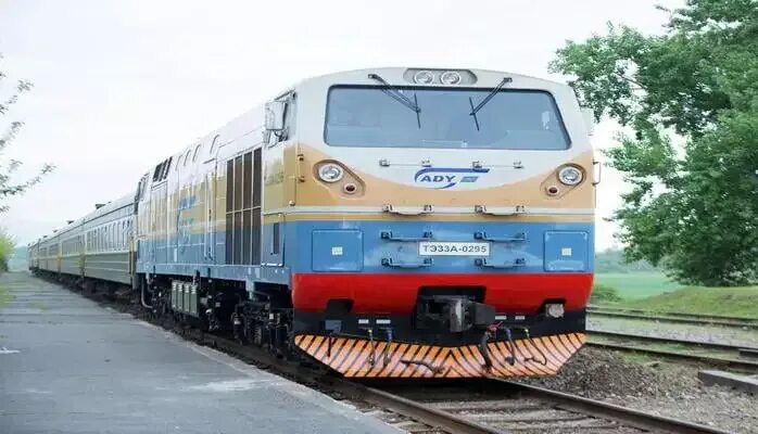 Ближайший железнодорожный поезд. Ближайший железнодорожный поезд. Ржд вагоны ржд вагоны. Баку киев. Ближайший железнодорожный поезд.