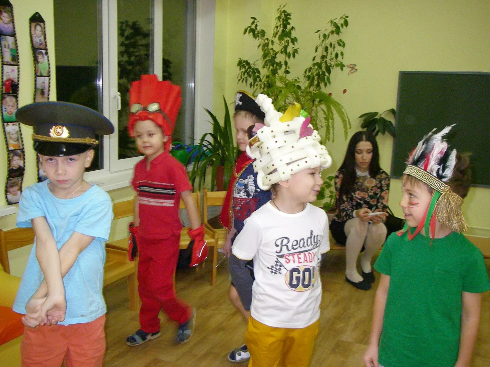 Детские конкурсы на 1 апреля. Конкурс шляпок в детском саду. Шляпка в садик для конкурса. Конкурс шляпа для детей. Украшение шляпки для детского сада.