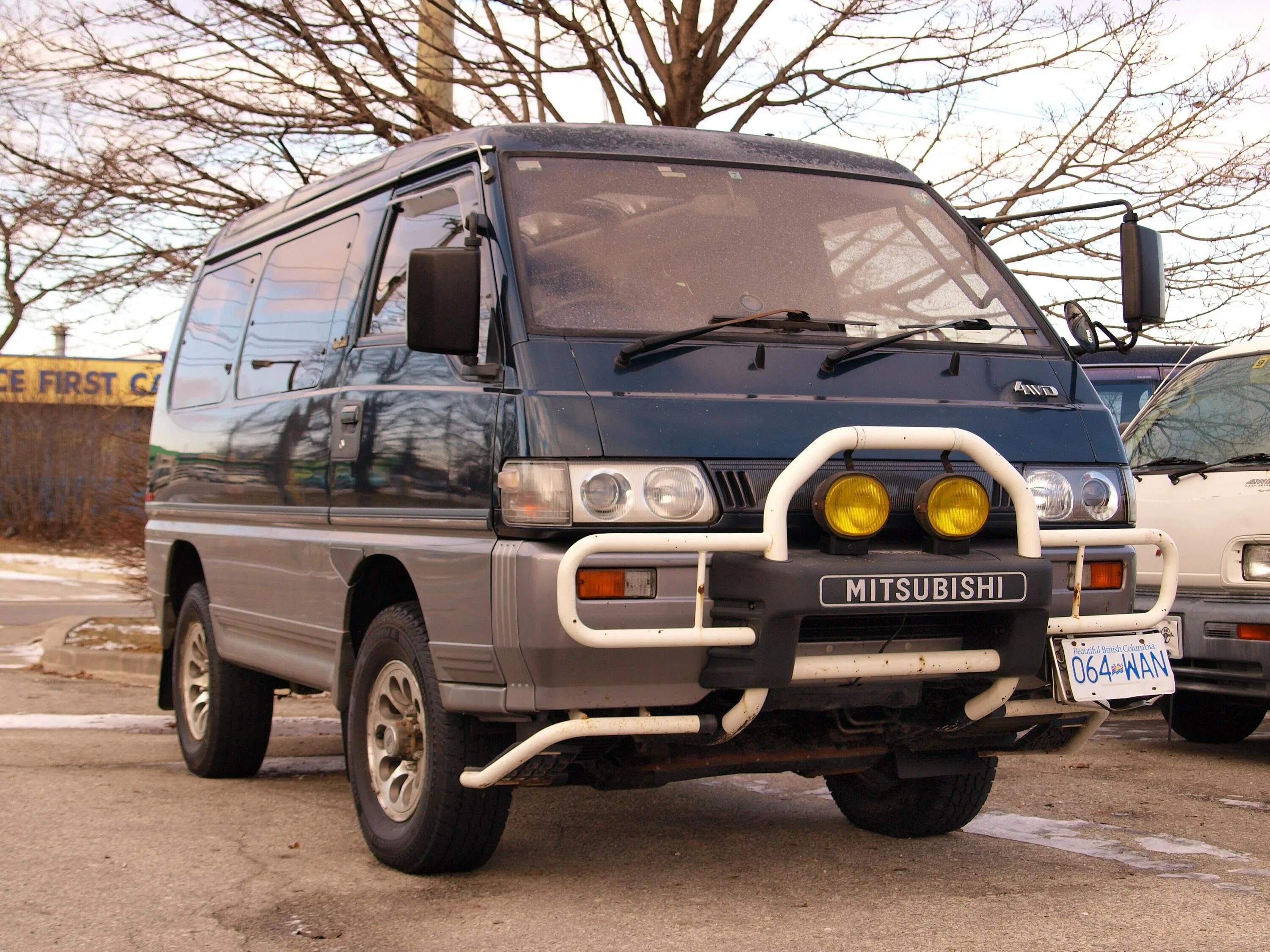 Митсубиси Делика. File:Mitsubishi Delica l300 Star Wagon. Мицубиси Делика 1. Митсубиси Делика Делика.