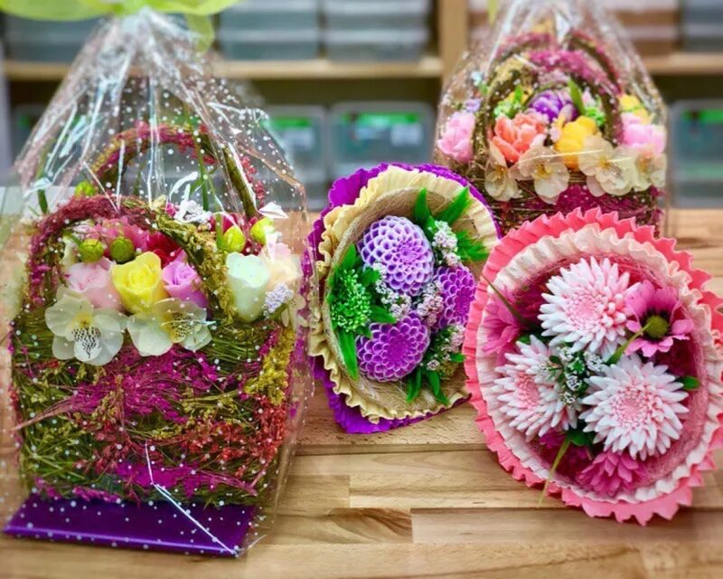 Мыльные розы букеты. Букеты с мыльными цветами. Букеты из мыла. Цветы из мыла. Букет из мыльных роз.