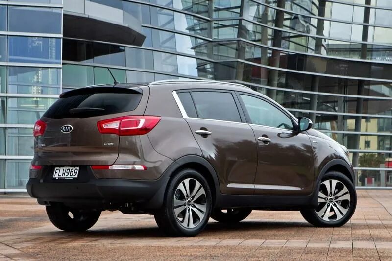 Купить б/у Kia Sportage III Рестайлинг 2.0 AT (150 л.с.) бензин автомат в Ростов
