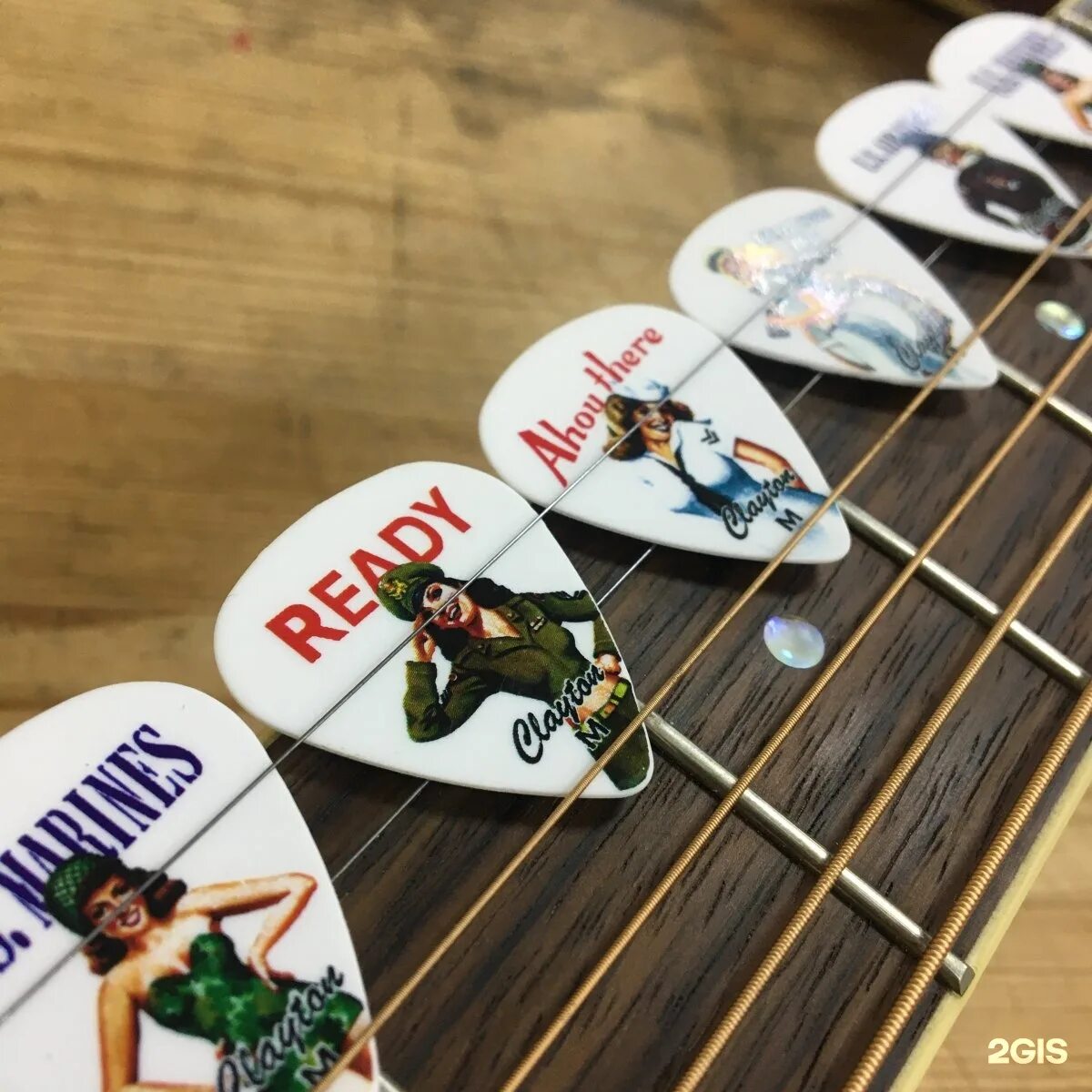 Канал браво music. Singing guitar. Acoustic version картинки слова. Песня feel you. Браво-мьюзик”.