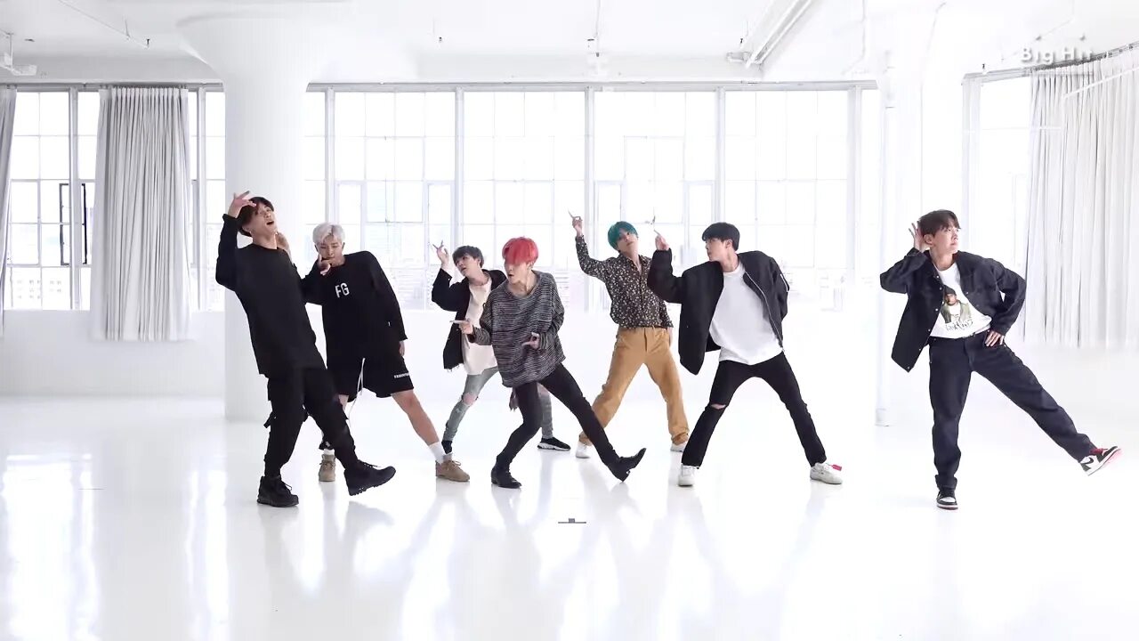 Корейская группа бтс в танце. Bts 2021 фотосессия permission to dance. Бтс permission to dance клип. Танцовщики бтс. Бтс дэнс практика.