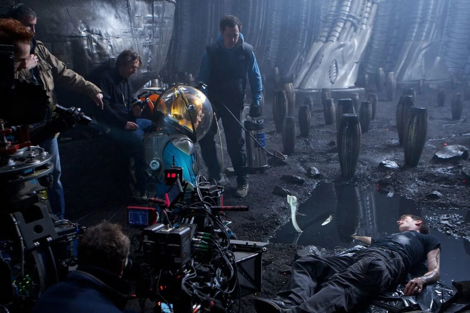 Прометей 2015. Фильм прометей нуми рапас. Prometheus 2012 elizabeth shaw. Фильм миссия прометей. Чужой сериал 2022 ной хоули.