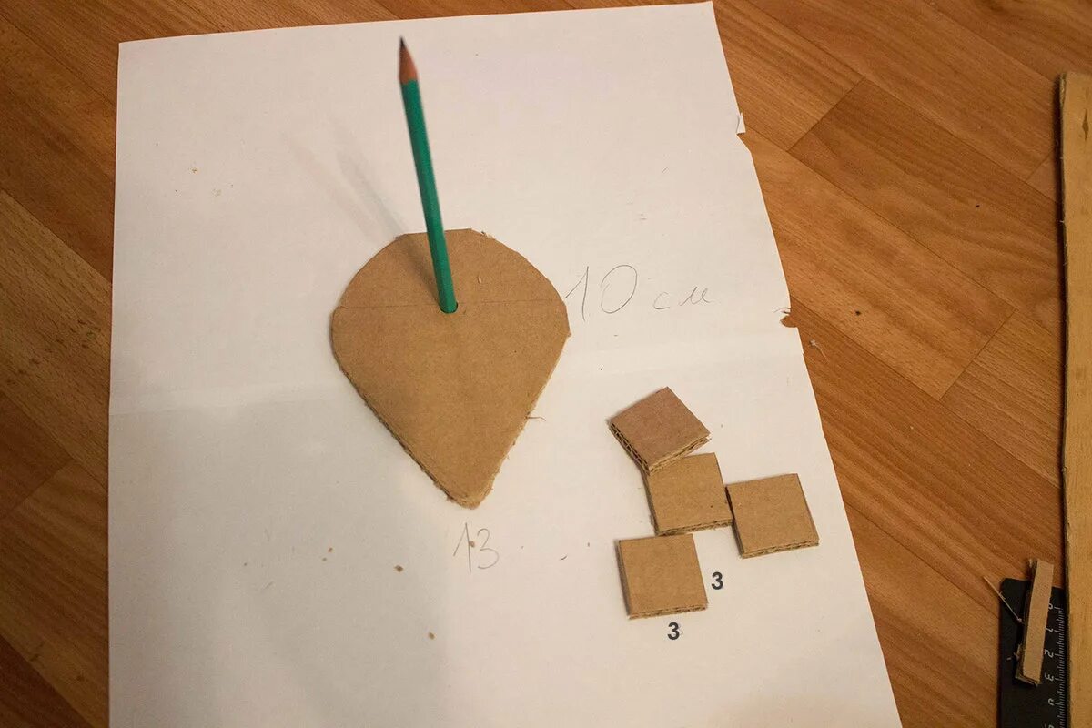 Кусок картона. Из картона своими руками. Картонный кусок. Декор из картона. Что можно сделать из кусочков картона.