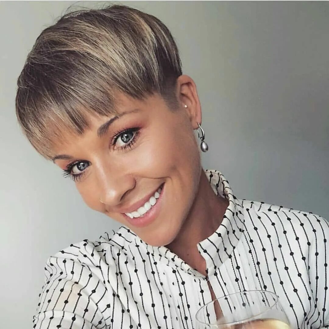 Short haired models