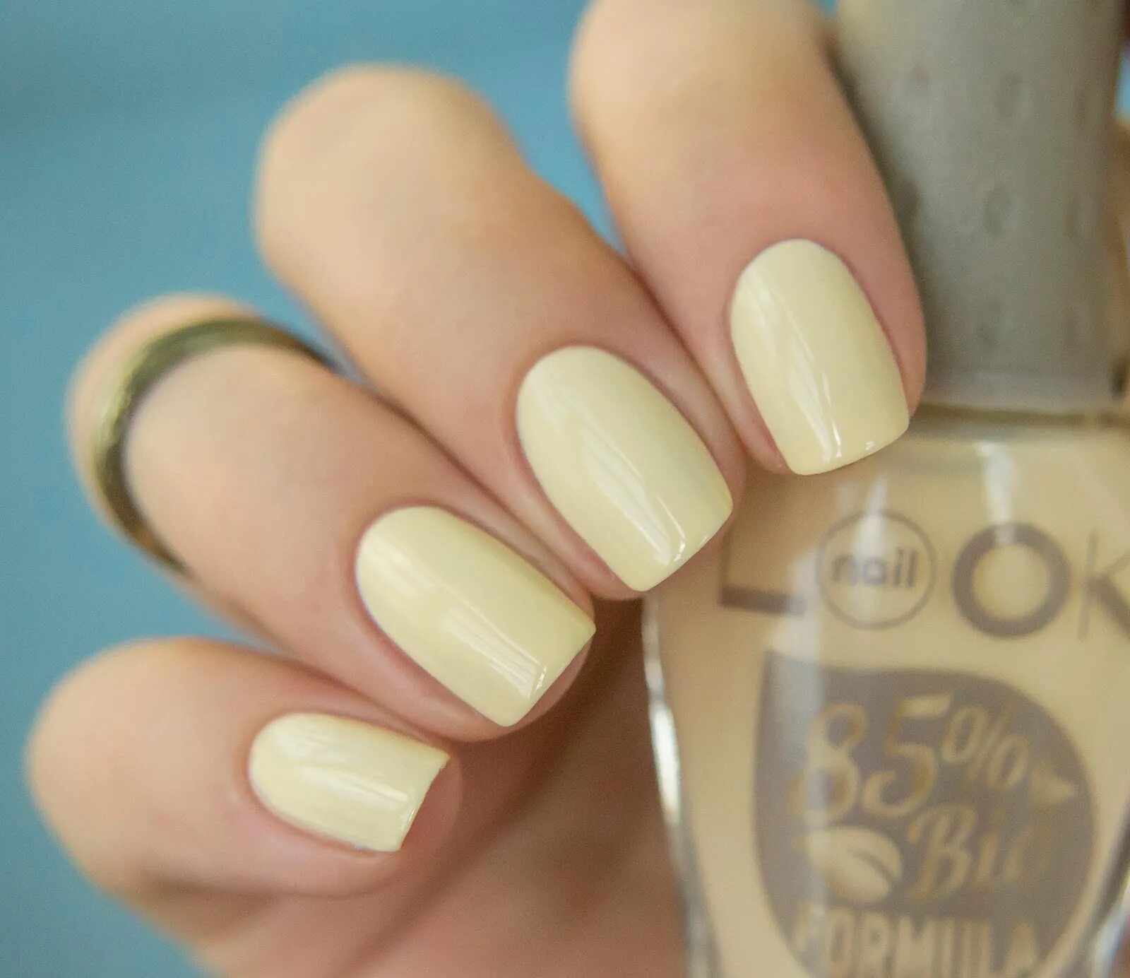 V3 cream yellow. Американский крем желтая. Бежевый с желтым подтоном. Молочный гель топ и золото. V3 cream yellow.