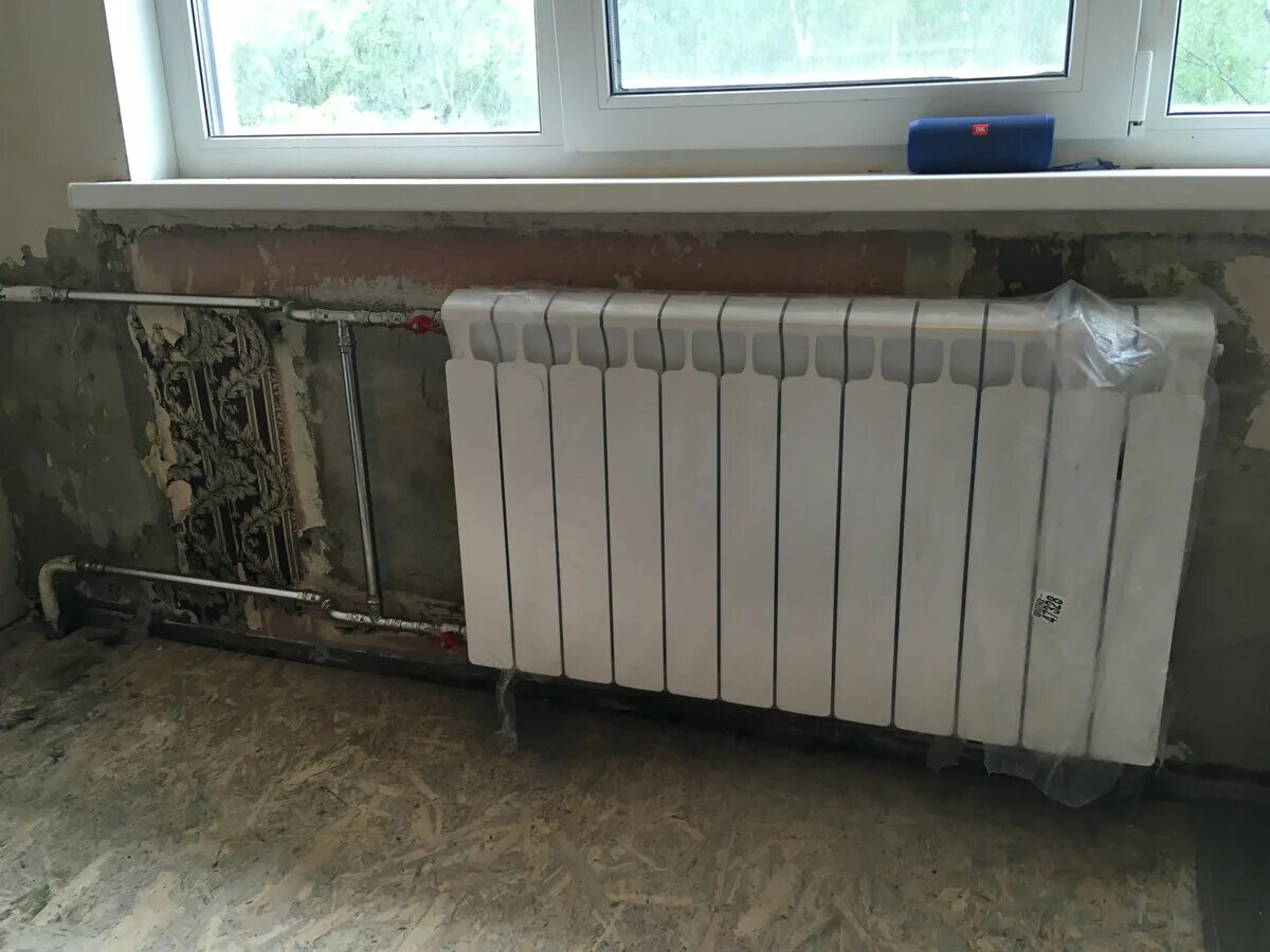 Заморозка трубы отопления zamena-radiatorov. Замена радиатора без отключения отопления. Замена батареи отключение стояка. Замена батареи отключение стояка. Сансвар.