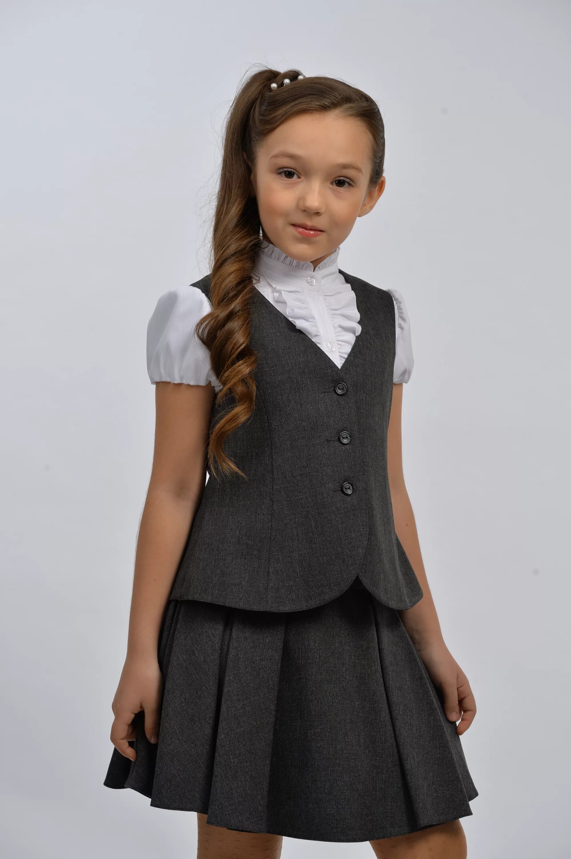 Школьная жилетка skylake. Юбка с жилеткой школьная форма. Школьная форма для девочек юбка и жилет. Костюм школьной девочки. Жилет+юбка skylake.