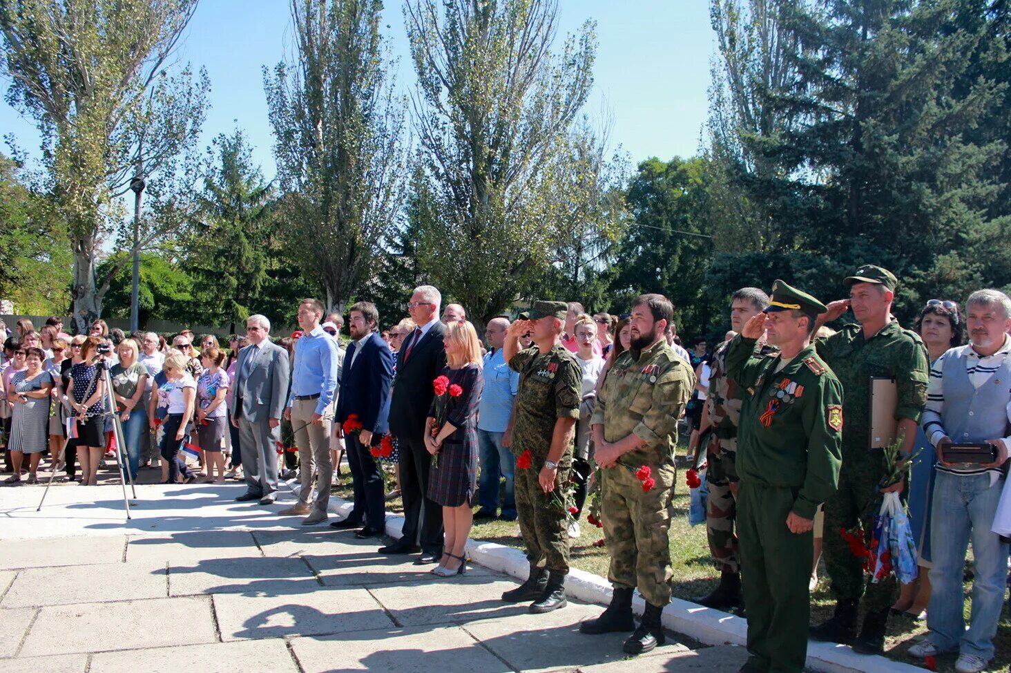 Очеретино донецкая область новости сегодня последние. Поселок Старобешево. Донецкая область, г. Старобешево. Село Старобешево Донецкой области. Старобешево Донецкая область парк.