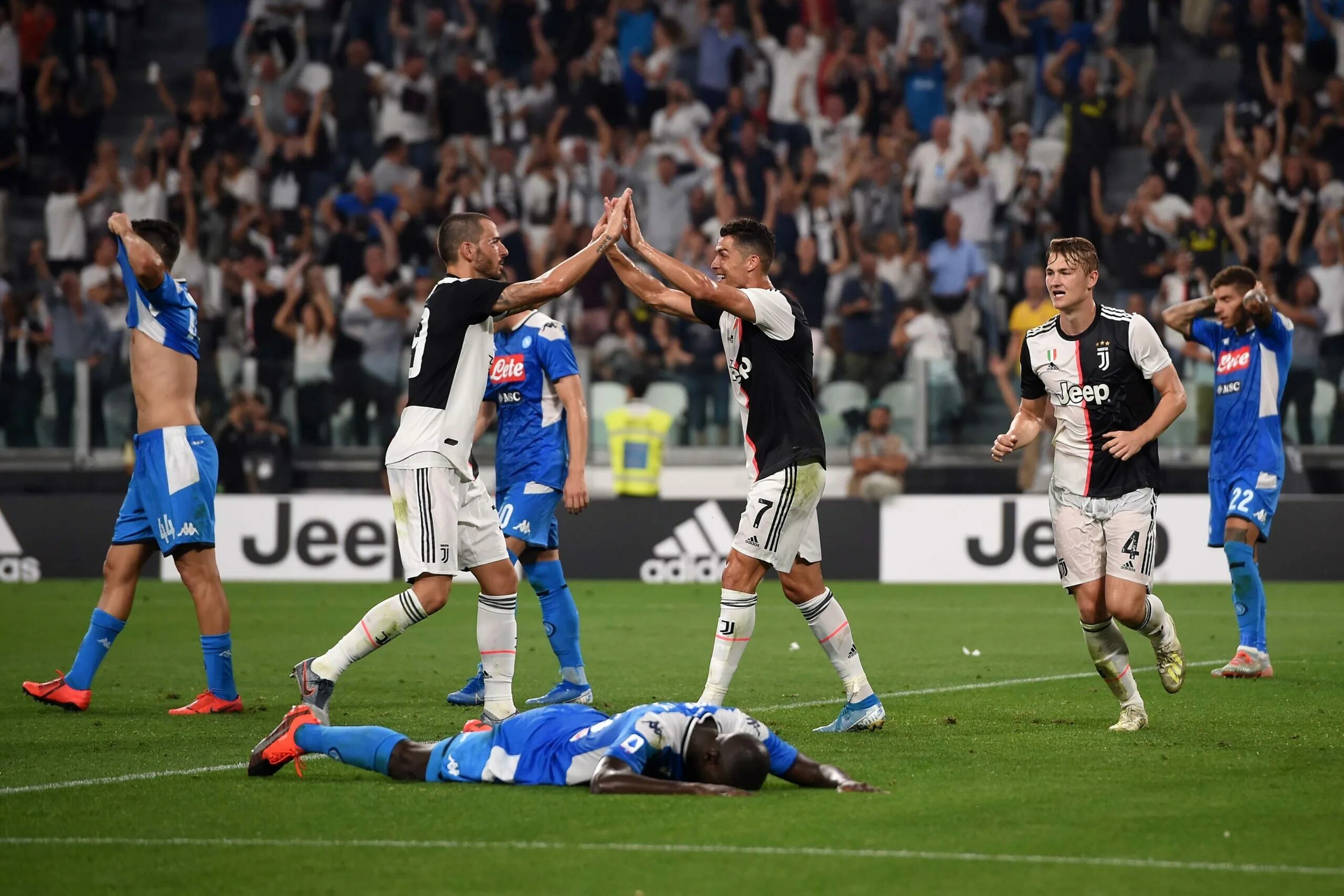 Футбол Наполи Ювентус. Ювентус Наполи прямая. Napoli vs Juventus. Наполи Ювентус новые фото.