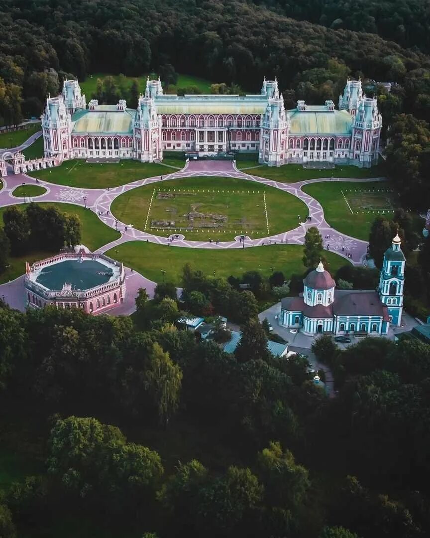 Достопримечательности парка царицыно. Царицыно музей-заповедник. Царицыно (дворцово-парковый ансамбль). Парк музей Царицыно. Парк заповедник Царицыно.