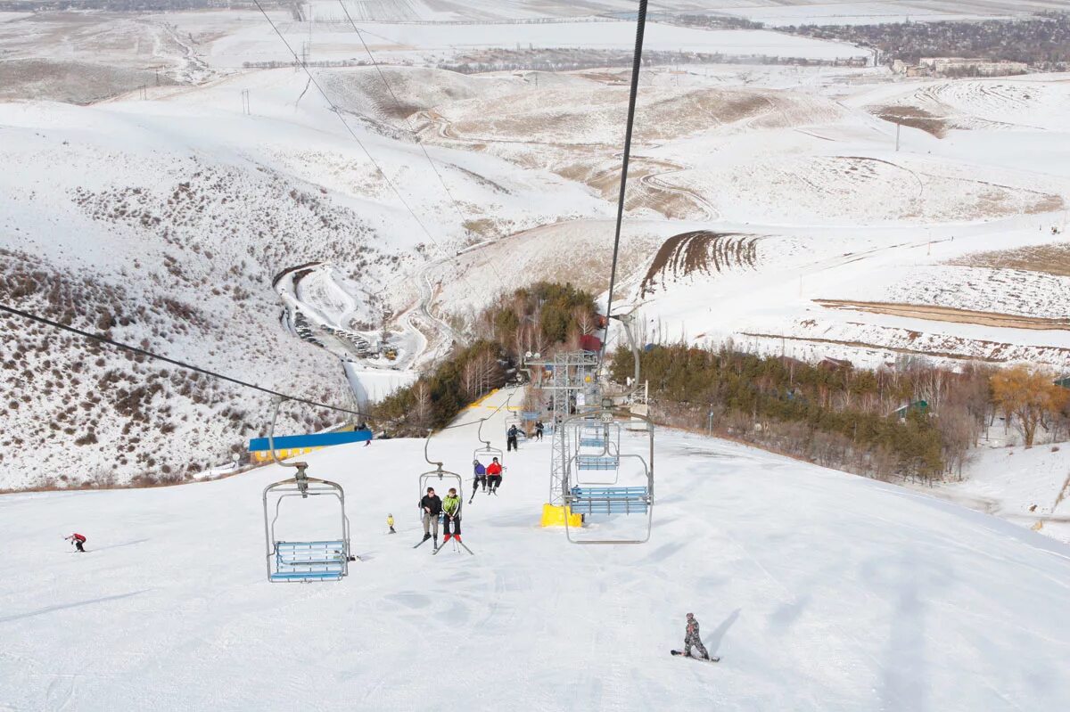 Горнолыжка алексеевка приморский край. Долина уюта лыжные базы. Горнолыжка полазна. Белая вежа малобыково. Лыжная база сияние севера ухта.