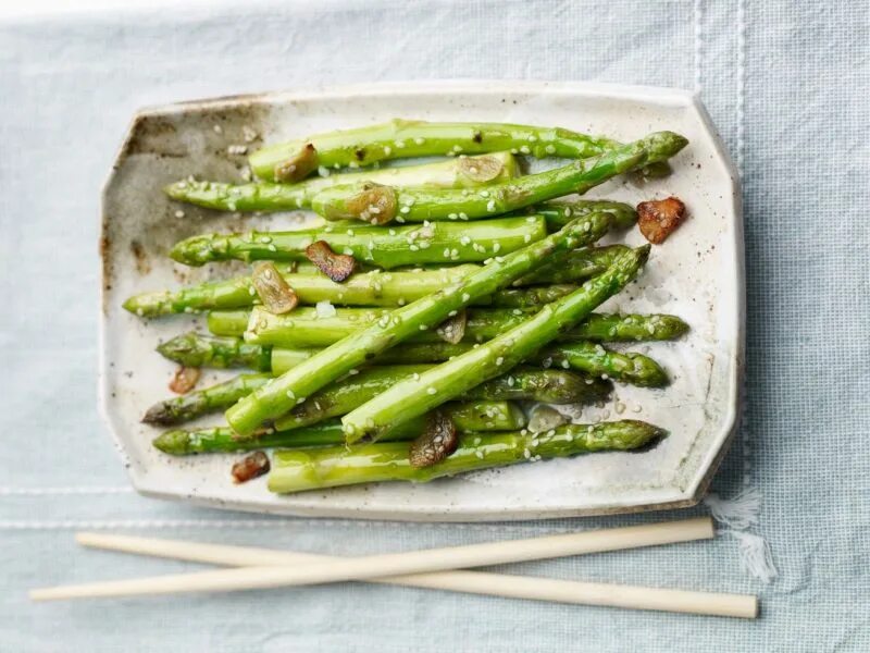 Жареная зеленая спаржа рецепт - Авторская кухня: Закуски. "Еда"
