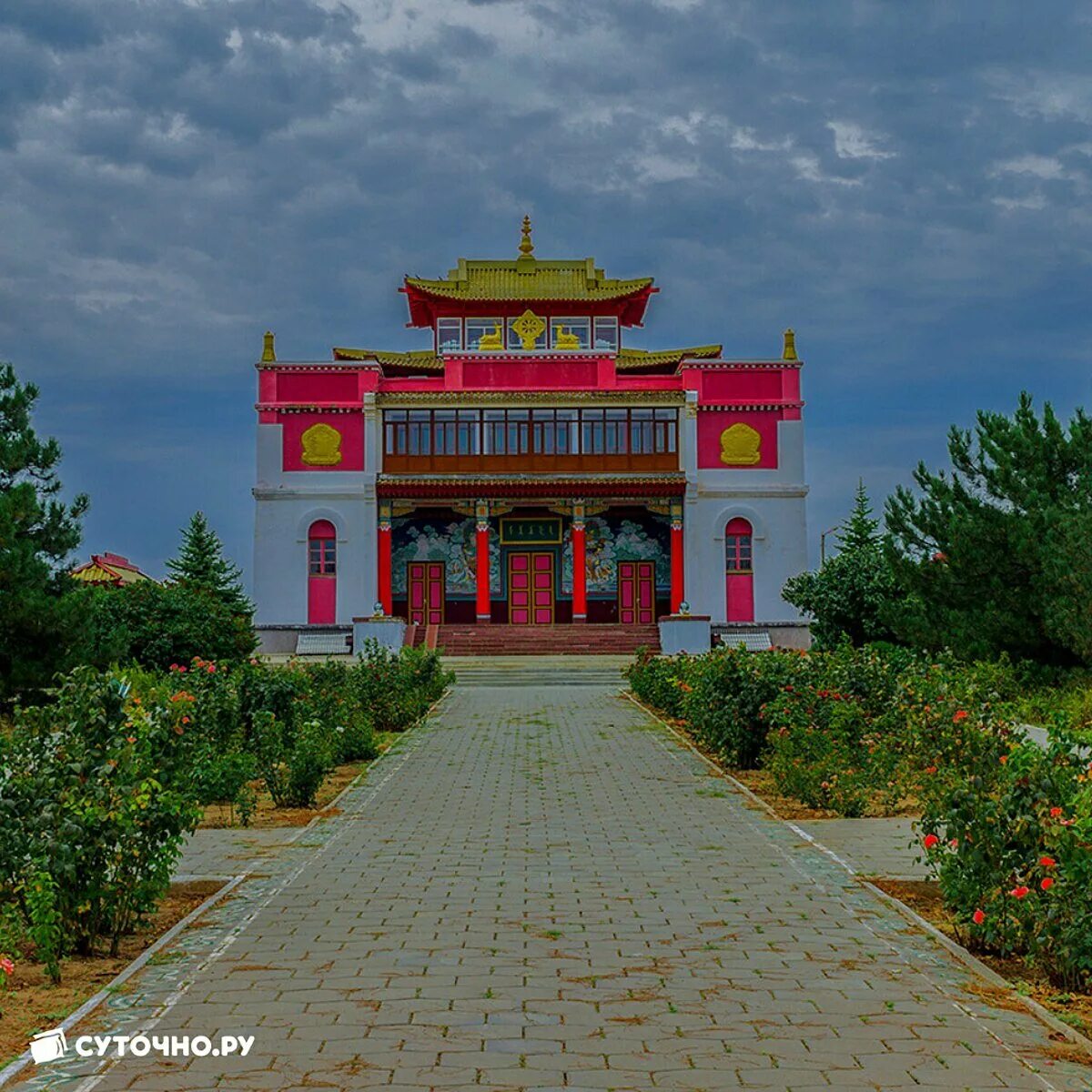 Поселок кевюды калмыкия. Глава приютненского района республики калмыкия. Элиста калмыкия поселок чилгир. Поселок комсомольский калмыкия. Калмыкия достопримечательности калмыкии.