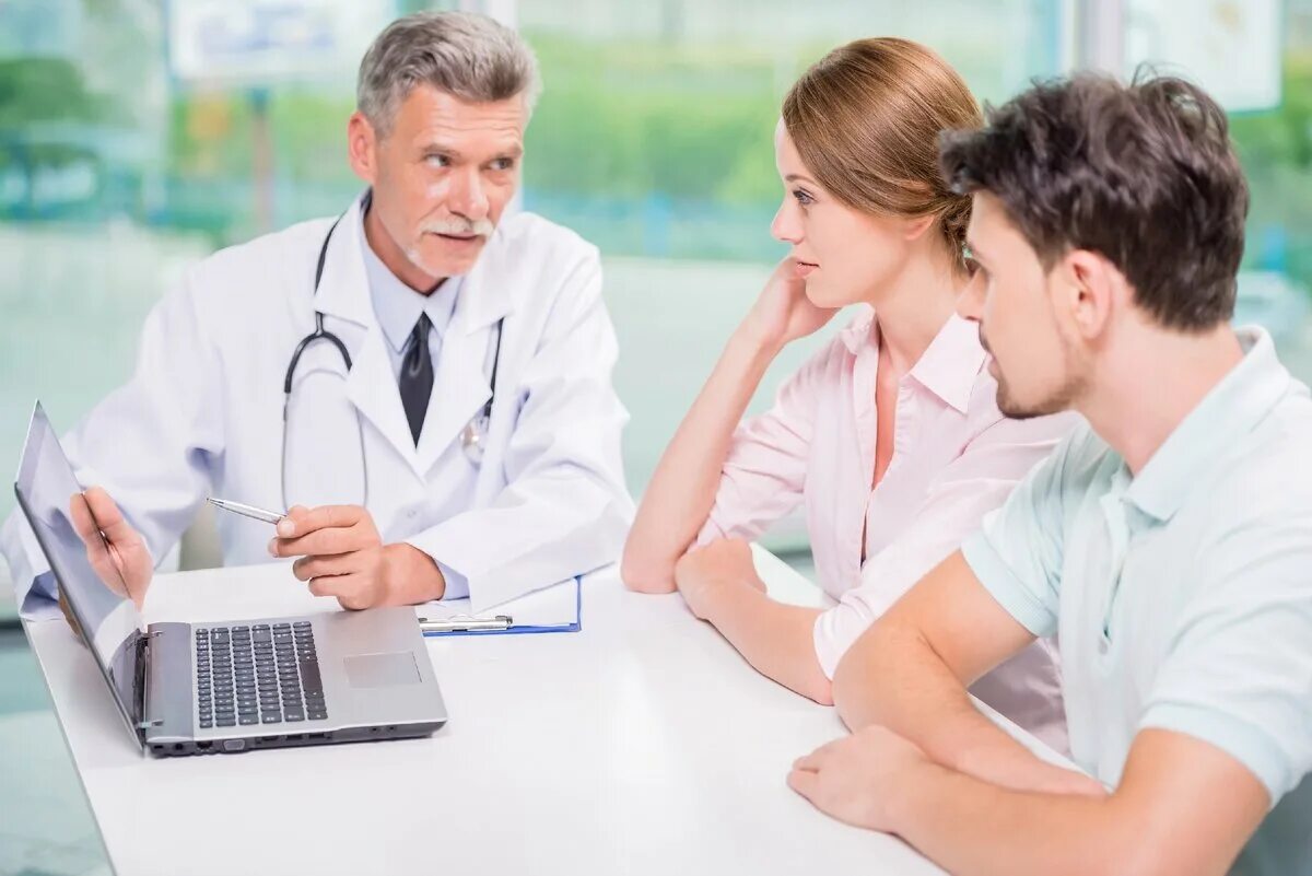 какая пара у д. планирование беременности. планирование семьи. пара у врача. консультирование пар у врача.