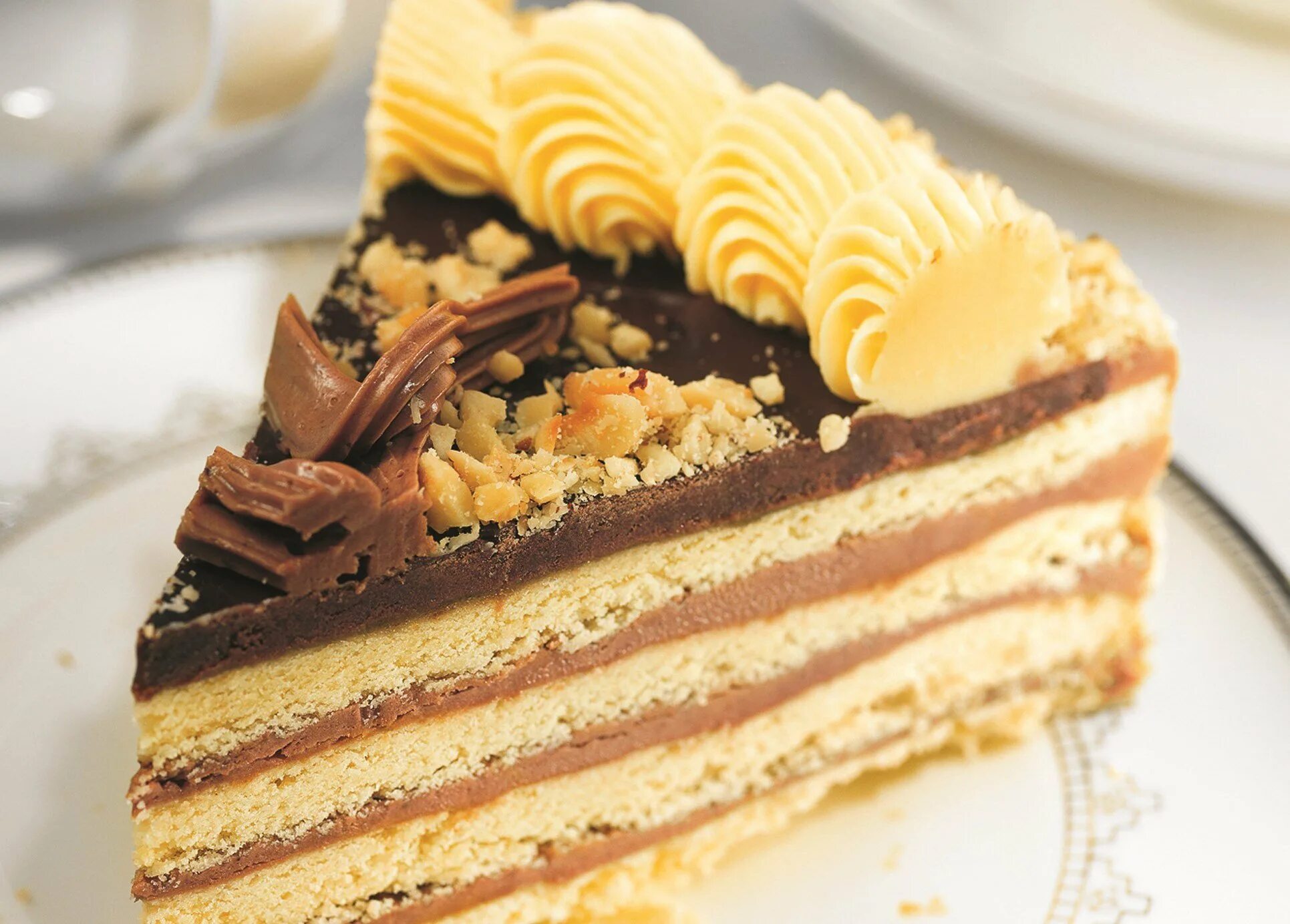 Торт ленинградский. Торт ленинградский по госту. Рецепт ленинградского торта по госту. Торт ленинградский. Украсить ленинградский торт.