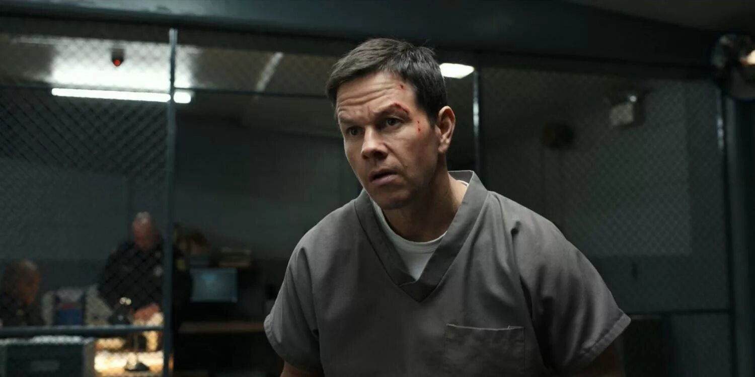 спенсер фильм 2020. комедийный боевик с марком уолбергом. марк уолберг кевин харт комедия. дензел вашингтон и марк уолберг два ствола. кровь за кровь фильм 2005.