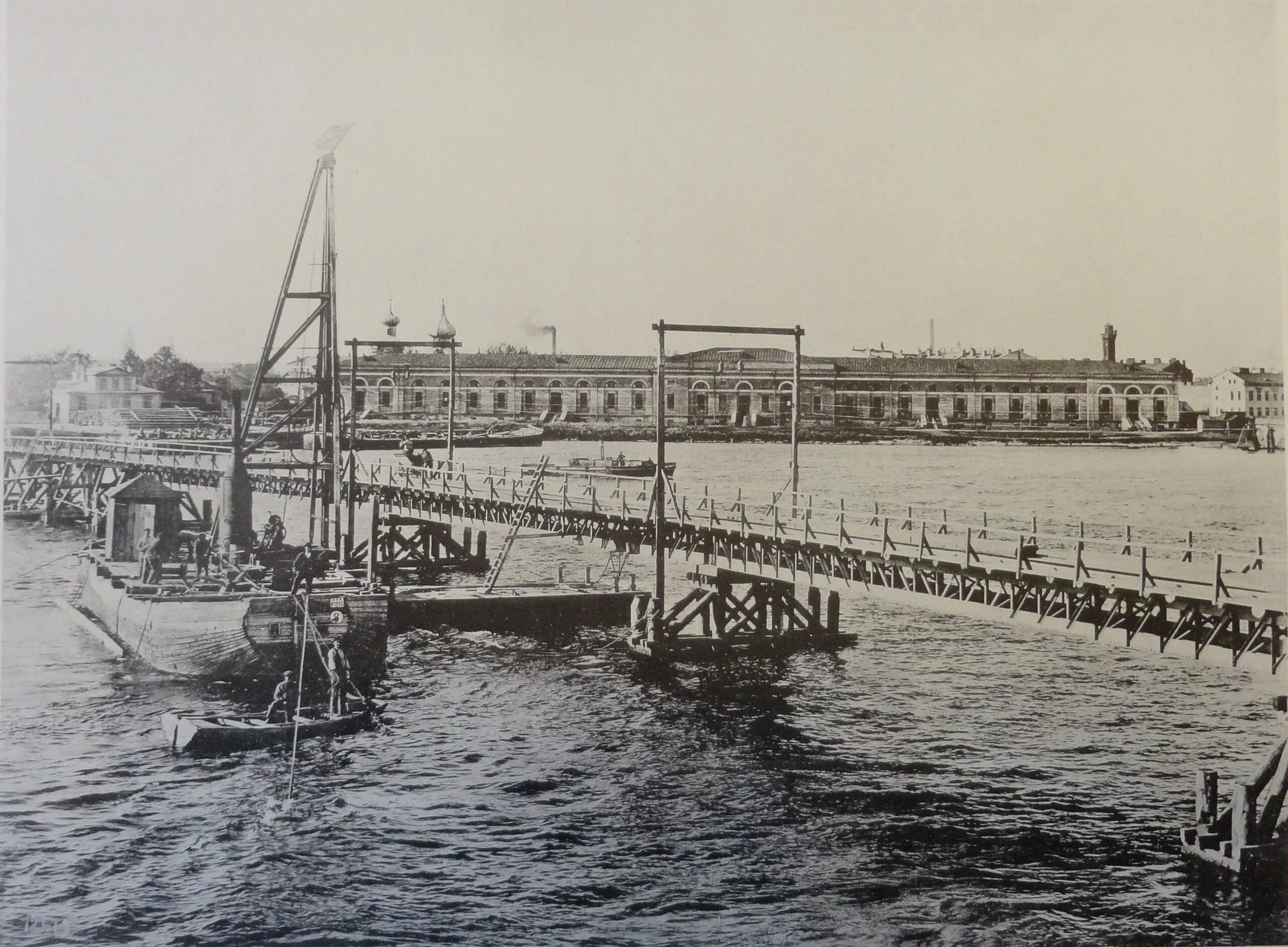 Первый мост построенный в петербурге. Первый мост построенный в петербурге. Благовещенский мост санкт-петербург 19 век. Первый мост построенный в петербурге. Первый наплавной мост в спб.