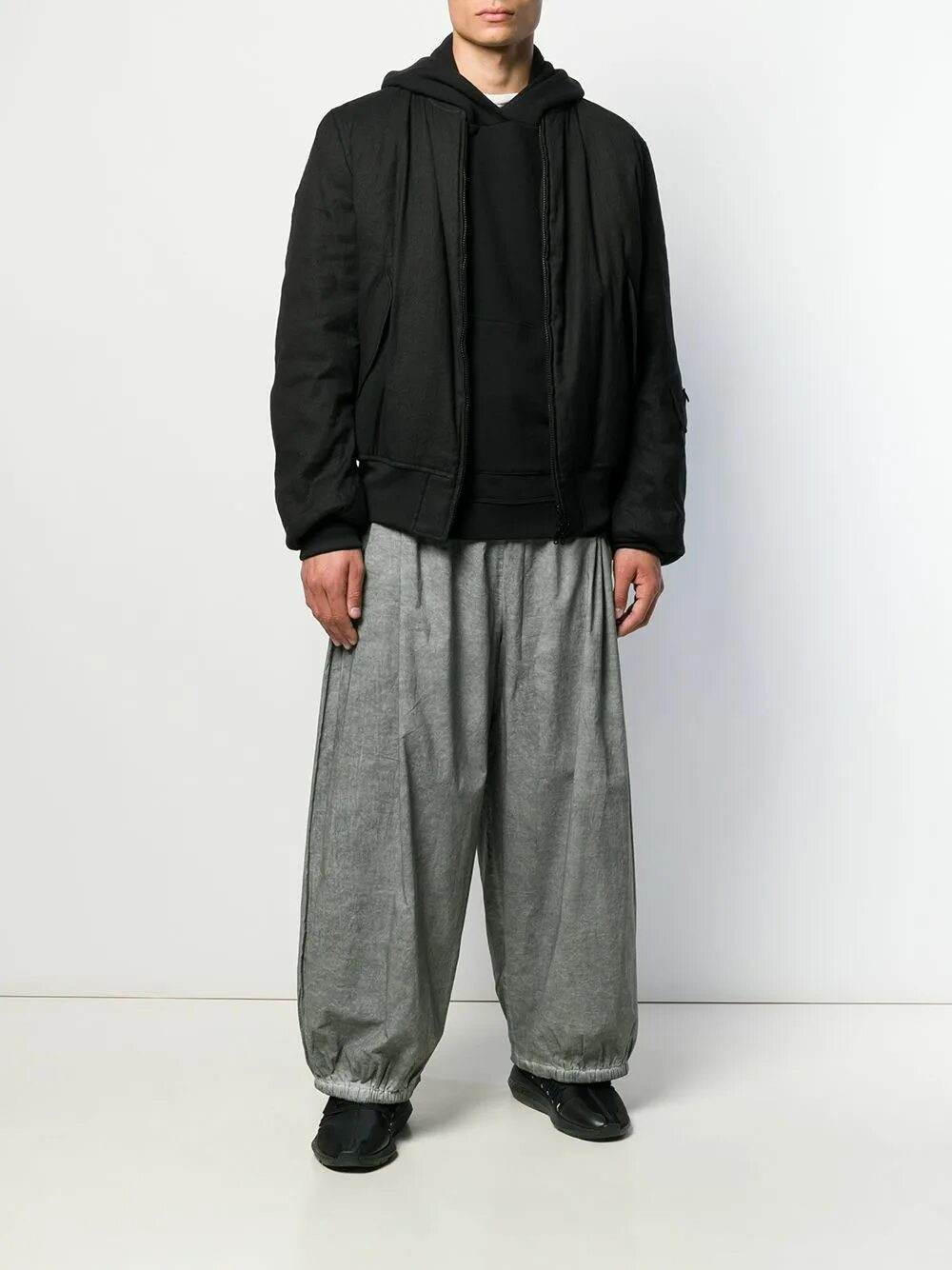 Как называется оверсайз штаны. Оверсайз брюки carhartt. штаны кархарт оверсайз спортивные. брюки оверсайз. штаны оверсайз мужские.