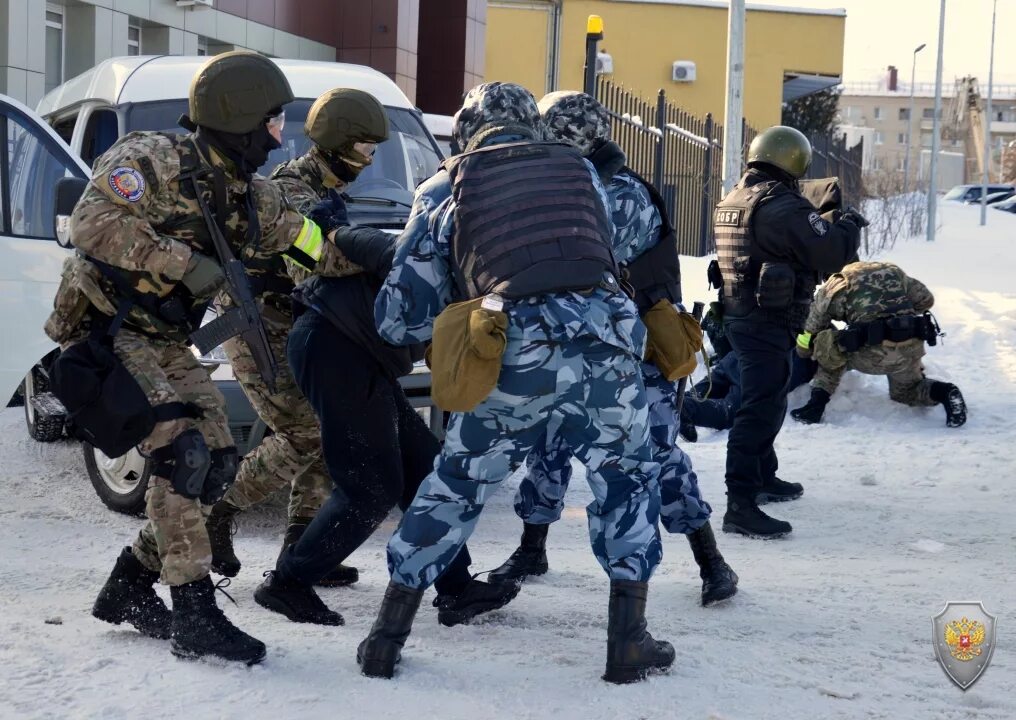 Оперативный штаб контртеррористической операции. Спецназ ФСИН Брянск. Антитеррористические учения зимой. Силовик спецназ.