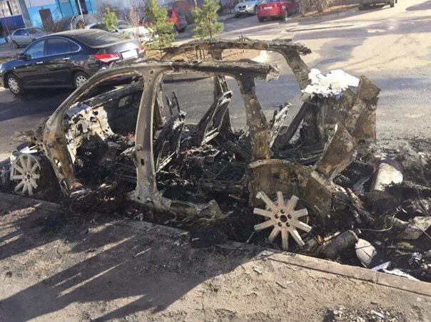 Горит ауди q7. Горит ауди q7