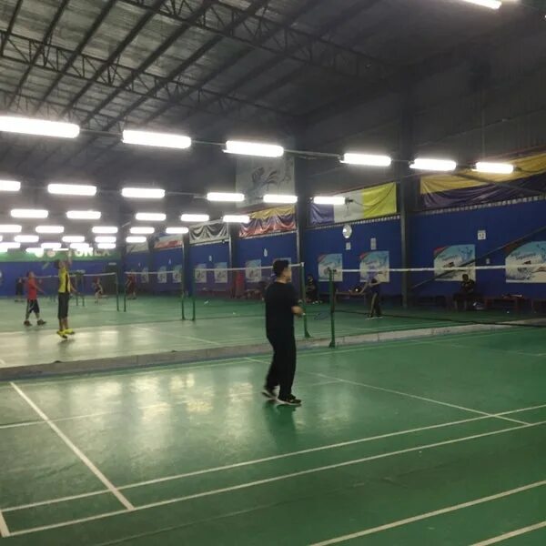 Badminton center. Уск центр бадминтона казань. Badminton center. Центр бадминтона казань. Физкультурный зал для бадминтона.