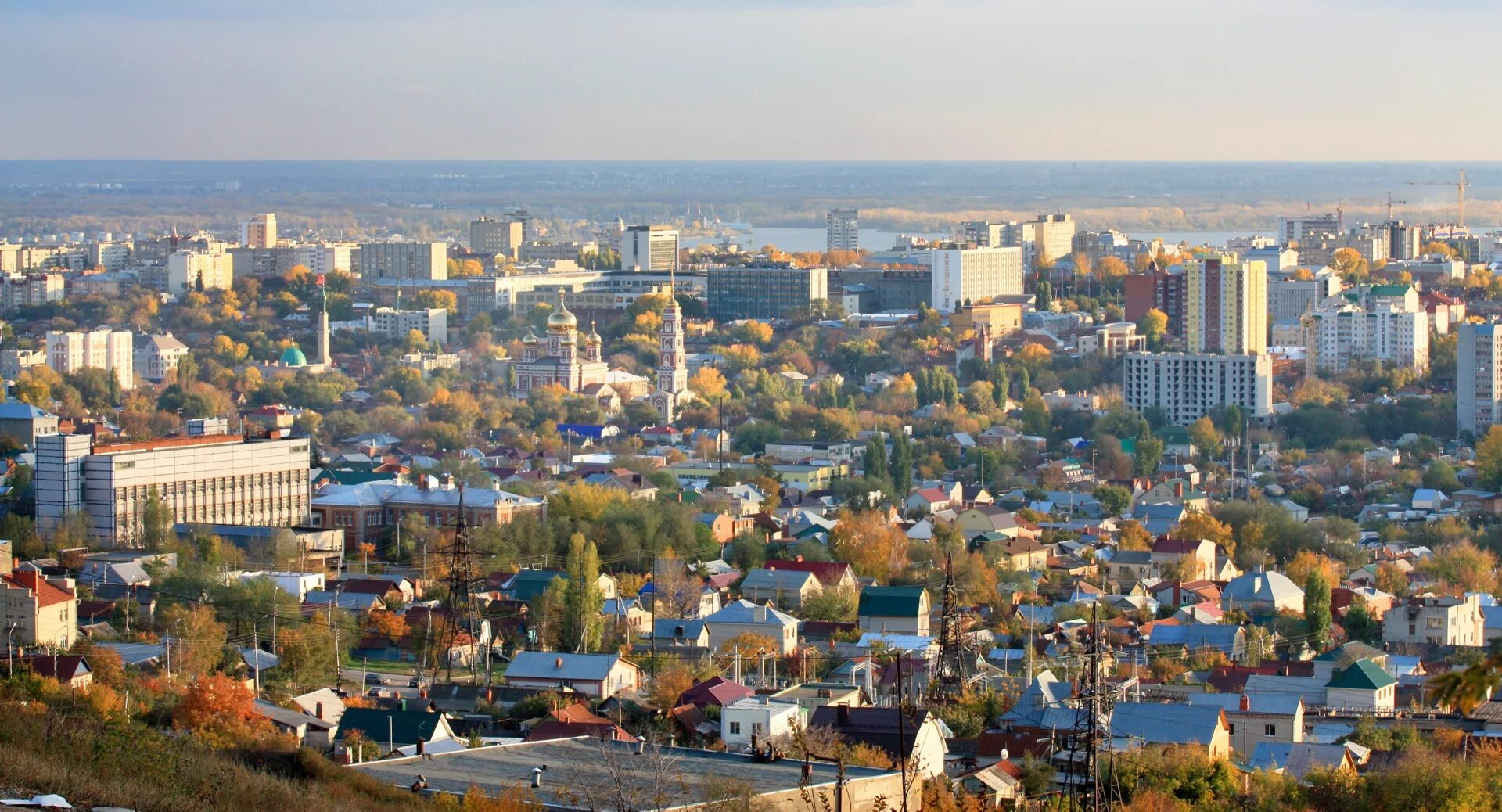 Летом были в саратове. Саратов. Город Саратов Саратовская область. Саратов Октябрьский район панорама. Город Саратов с высоты.