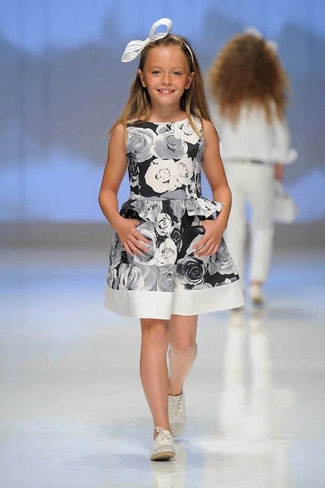 Дольче габбана школьная коллекция 2021 -2022. Модная одежда для девочек. Школьная коллекция дольче габбана. Мода 2023 дети. Stefania pinyagina лето 2019.