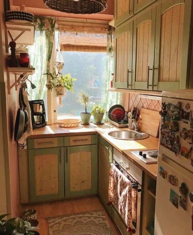 Интерьер кухни своими руками недорого Colorful Accents  Gabinetes de cocina verde, Decoración de un