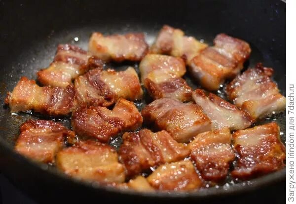 Гусиные шкварки. Гусиные шкварки. Сало шкварки. Шкварки из сала. Жареные шкварки.